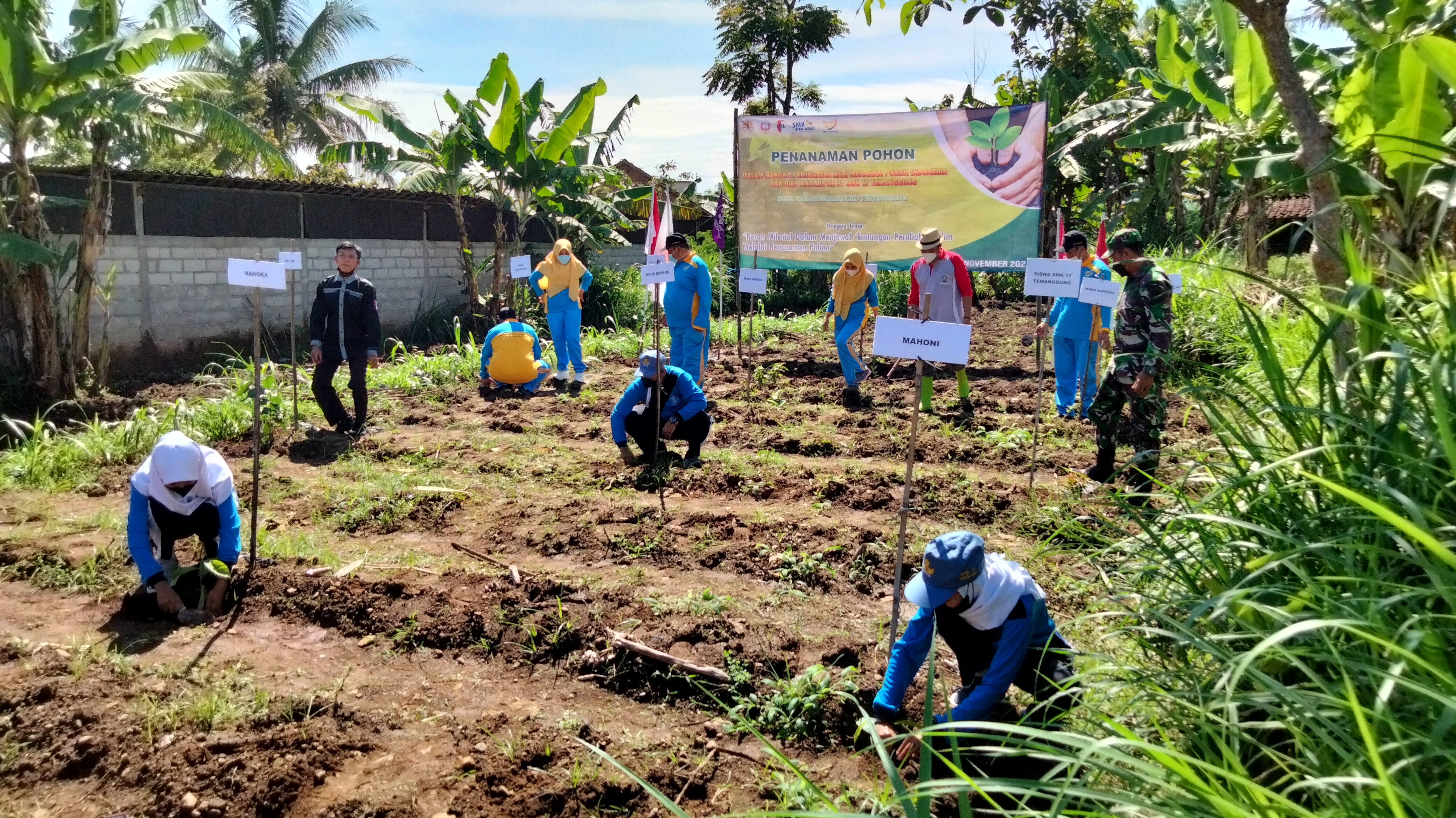 Penanaman Pohon di Desa Malangsari Bulu Temanggung 13 November 2021